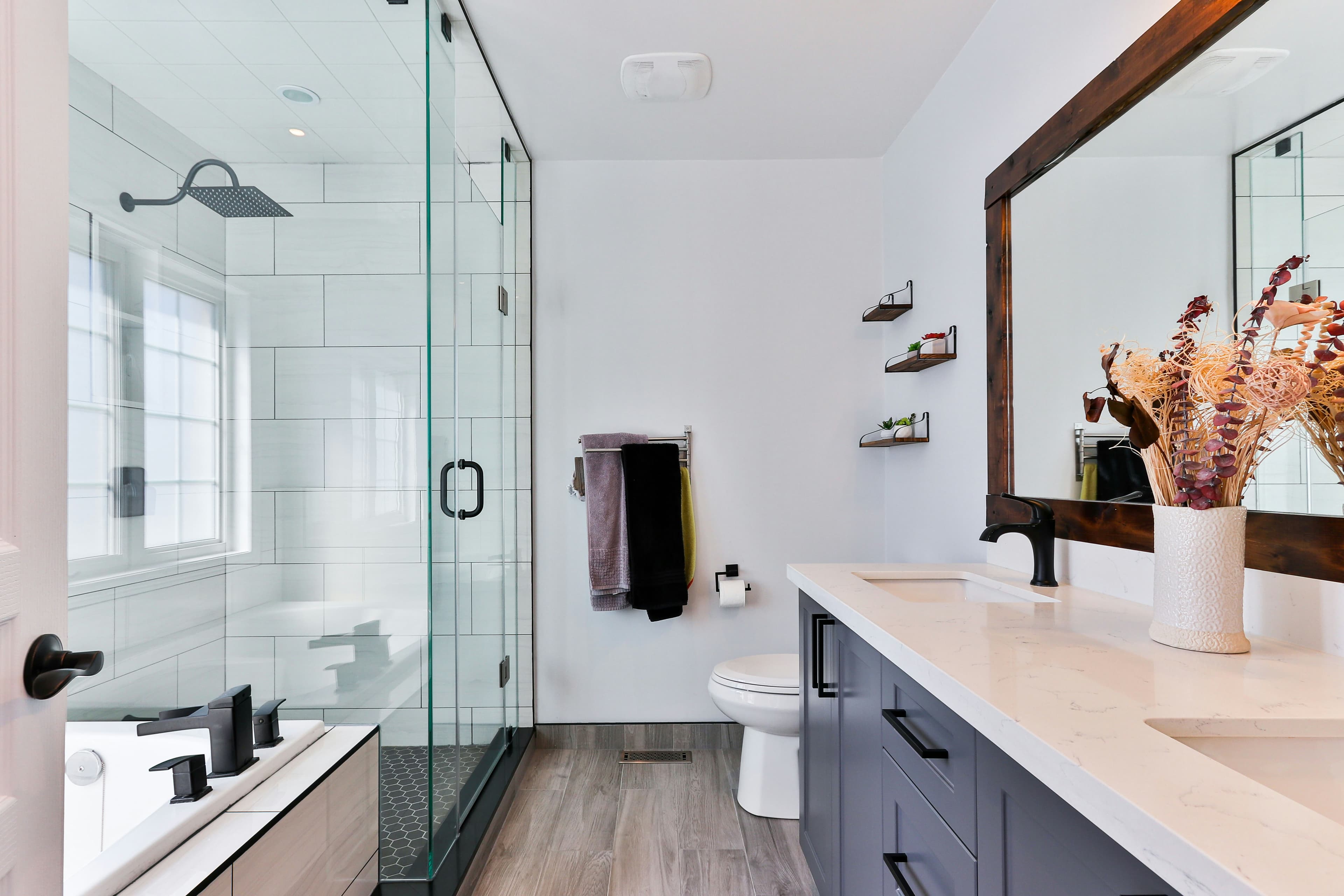 Bathroom Vanities & Cabinets